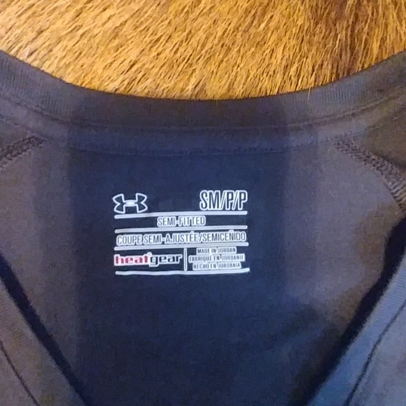 Under Armour long sleeve shirt - Picture 2 of 5